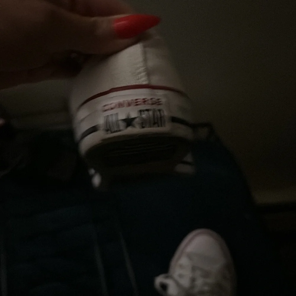 Converse - Picture 2 of 2
